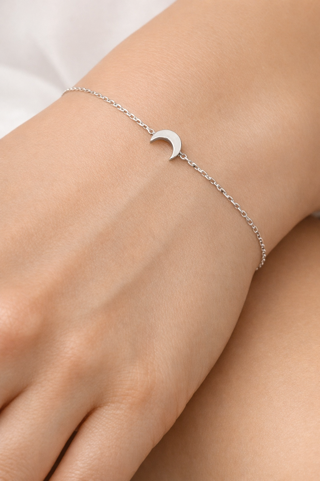 Bracelet 1 Model Shot